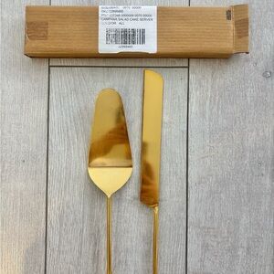Gold Serving Utensils Set with Sleek Design